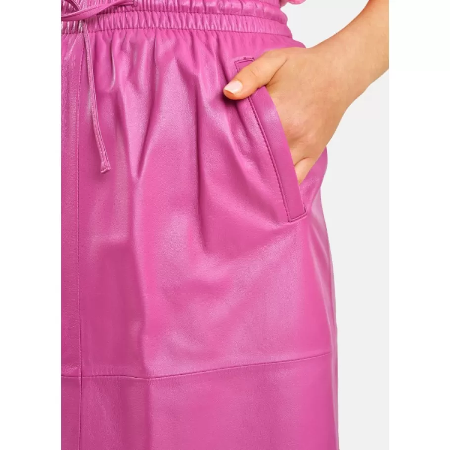 bamba_mauve__jupe_milongue_droite_en_cuir_veritable_2-1.webp OAKWOOD Bamba Mauve - Jupe Mi-Longue Droite En Cuir Veritable Cheap