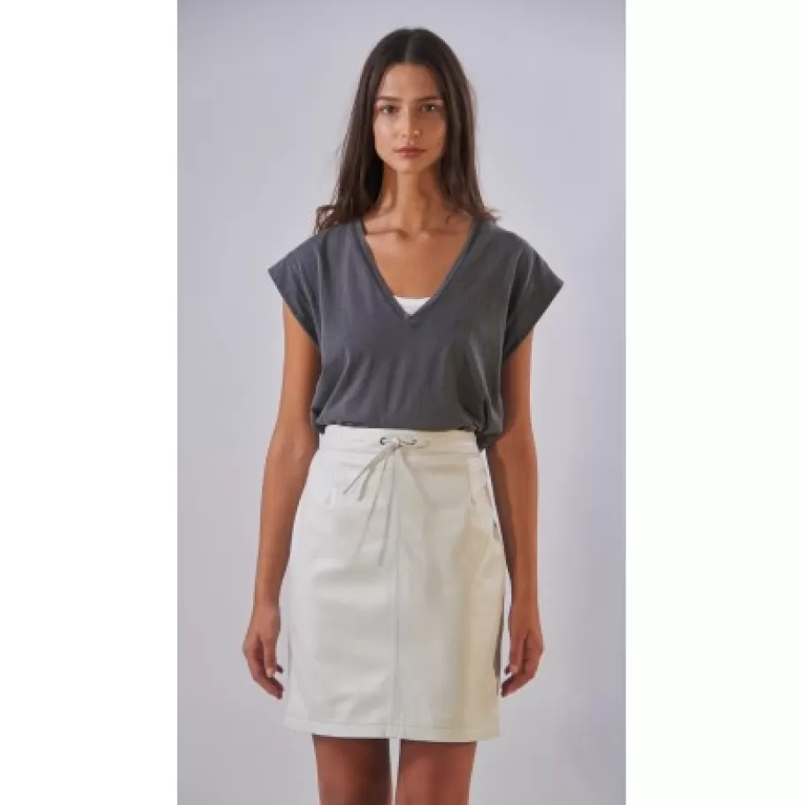 celia_blanc__jupe_droite_taille_haute_en_cuir_veritable_2.webp OAKWOOD Celia Blanc - Jupe Droite Taille Haute En Cuir Veritable Shop