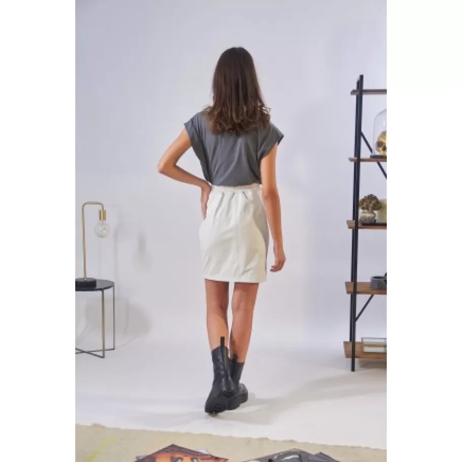 celia_blanc__jupe_droite_taille_haute_en_cuir_veritable_3.webp OAKWOOD Celia Blanc - Jupe Droite Taille Haute En Cuir Veritable Shop